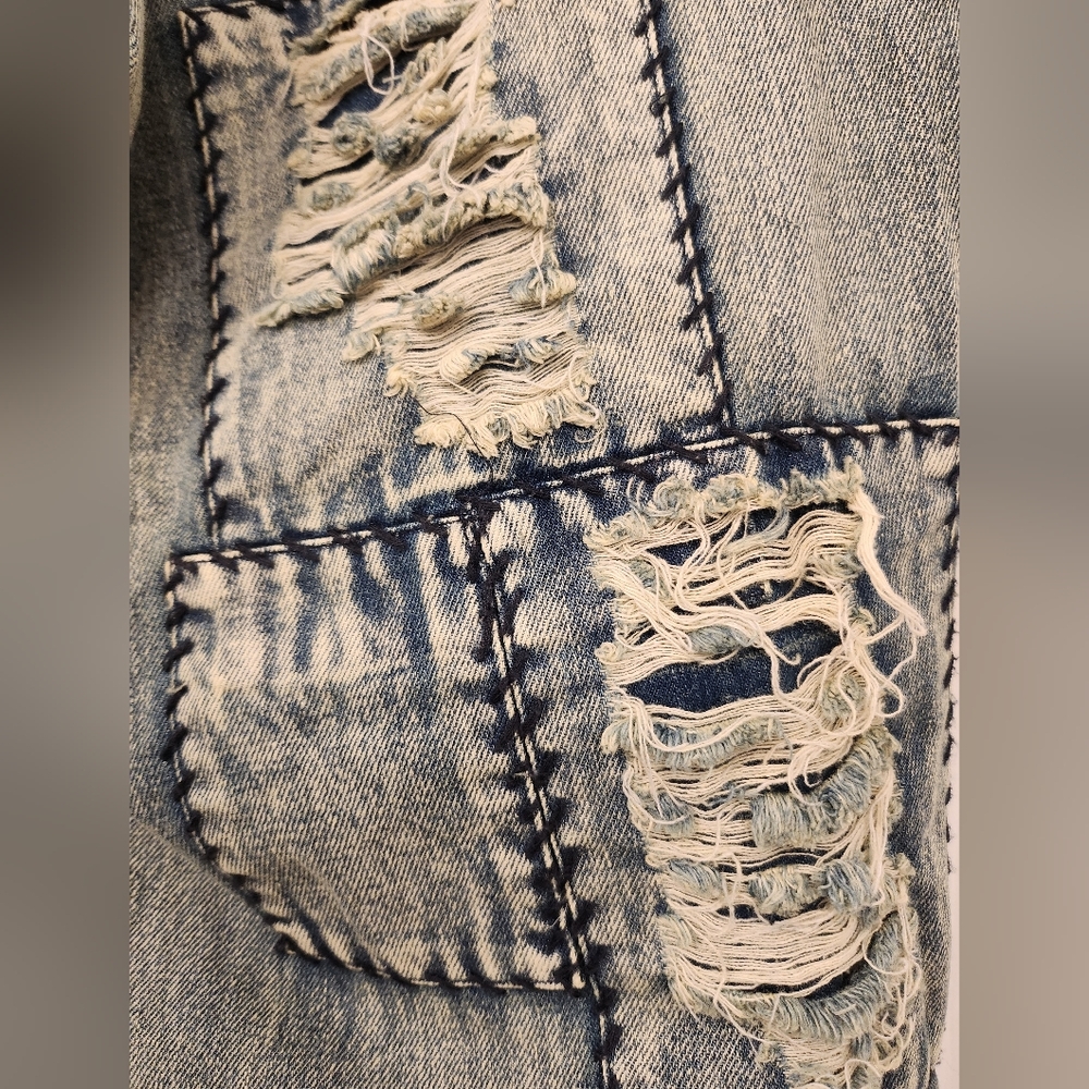 Distessed Baggy Jeans - Picture 3 of 9